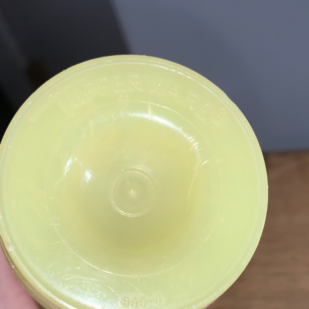 Tupperware Yellow Shaker - Picture 2 of 6